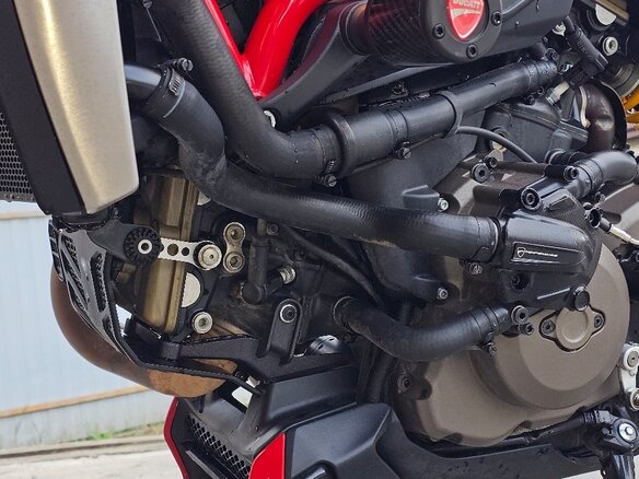 2015 Ducati Monster 1200, красный, 1000000 рублей - вид 17