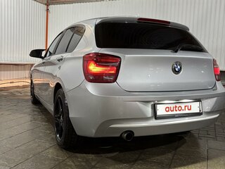 2012 BMW 1 серии 118i II (F20/F21), серебристый, 1199000 рублей, вид 5