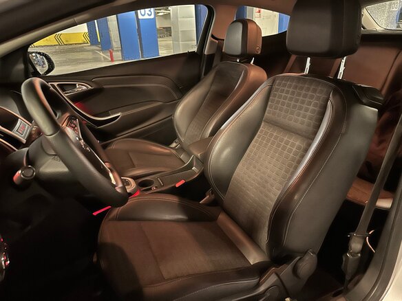 2012 Opel Astra GTC J Рестайлинг, серебристый, 990000 рублей - вид 20