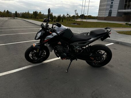 2018 KTM 790 Duke, серый, 590000 рублей, вид 1