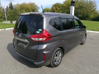 2017 Honda Freed II, серый, 1450000 рублей, вид 5
