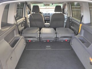 2011 Volkswagen Touran I Рестайлинг 2, белый, 1100000 рублей, вид 5
