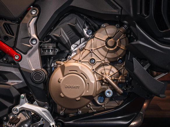2026 Ducati Multistrada V4, красный, 3090000 рублей - вид 5