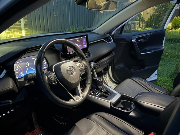 2024 Toyota RAV4 V (XA50), белый, 4800000 рублей - вид 18
