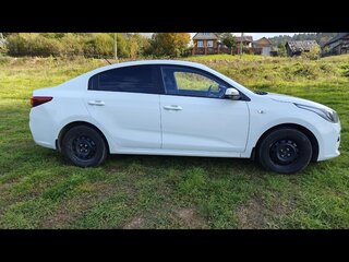 2018 Kia Rio IV, белый, 970000 рублей, вид 4