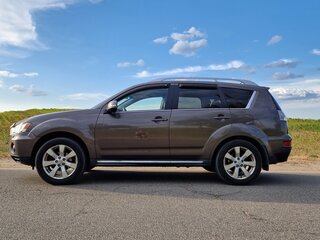 2010 Mitsubishi Outlander II Рестайлинг, коричневый, 988000 рублей, вид 5