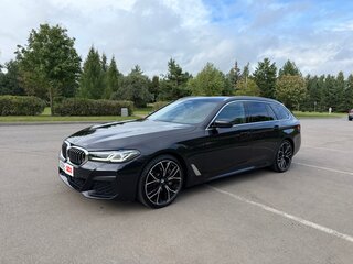 2022 BMW 5 серии 540i xDrive VII (G30/G31/G38) Рестайлинг, чёрный, 6500000 рублей, вид 2