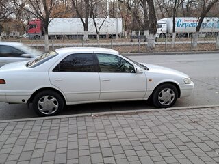 1998 Toyota Camry IV (XV20), белый, 550000 рублей, вид 2