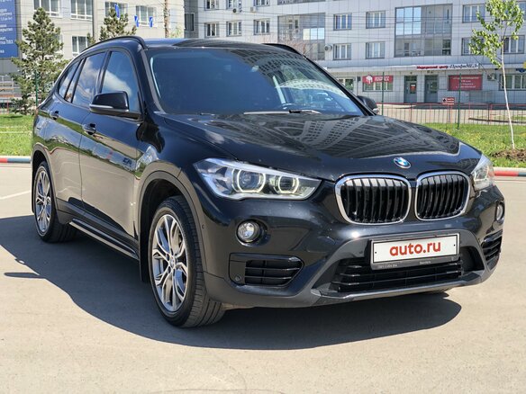 2016 BMW X1 20i xDrive II (F48), чёрный - вид 1