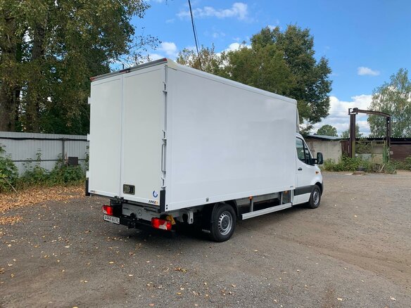 2020 Mercedes-Benz Sprinter, белый, 5500000 рублей - вид 2