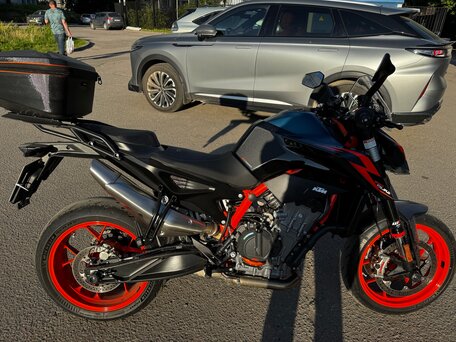 2023 KTM 890 Duke R, синий, 1260000 рублей, вид 5