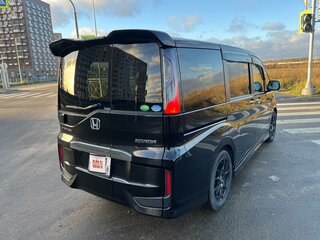 2015 Honda Stepwgn Spada V, чёрный, 2150000 рублей, вид 5