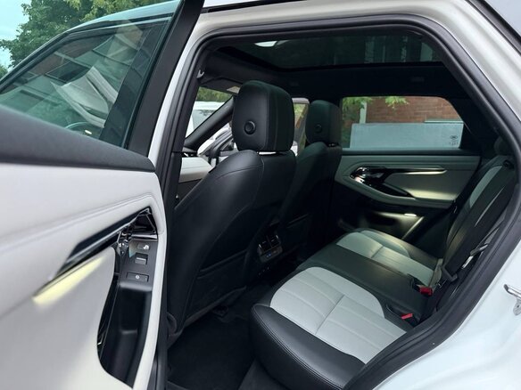 2020 Land Rover Range Rover Evoque II, белый, 4150000 рублей - вид 16