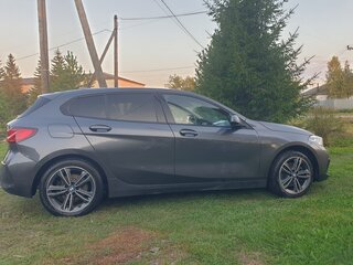 2020 BMW 1 серии 118i III (F40), серый, 3000000 рублей, вид 5