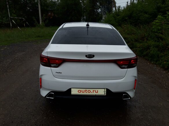 2021 Kia Rio IV Рестайлинг, белый, 1150000 рублей - вид 2
