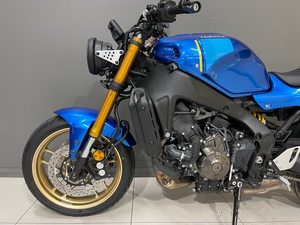 2023 Yamaha XSR900, синий, 1220000 рублей - вид 4
