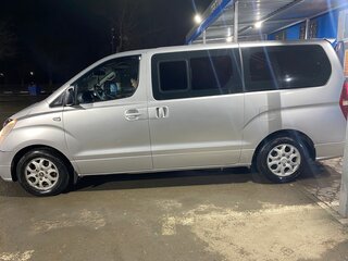 2009 Hyundai Grand Starex I, серый, 1888000 рублей, вид 3