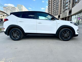 2016 Hyundai Tucson III, белый, 1900000 рублей, вид 4