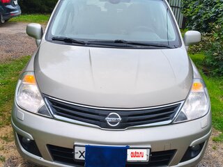 2011 Nissan Tiida I Рестайлинг, коричневый, 750000 рублей, вид 1