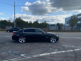 2009 BMW 7 серии 740i V (F01/F02/F04), чёрный, 1700000 рублей, вид 4