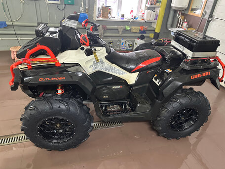 2017 BRP Can-Am Outlander X MR 1000R, красный, 1400000 рублей, вид 2