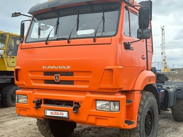 2010 КамАЗ 44108, оранжевый, 2000000 рублей - вид 1