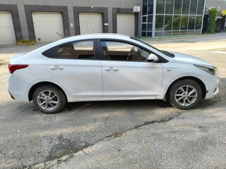 2019 Hyundai Solaris II, белый, 1100000 рублей, вид 4