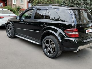 2006 Mercedes-Benz M-Класс 320 II (W164), чёрный, 1400000 рублей, вид 1