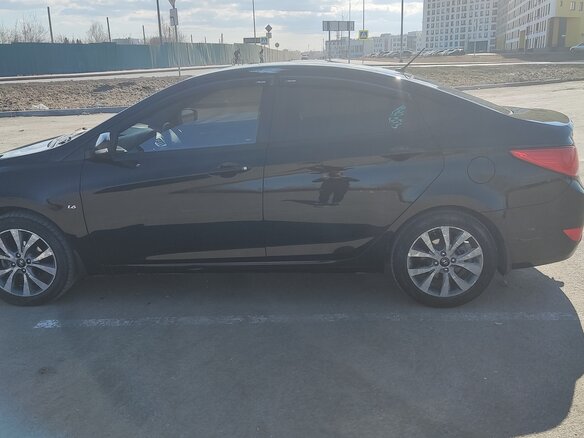 2015 Hyundai Solaris I Рестайлинг, чёрный, 1150000 рублей - вид 3