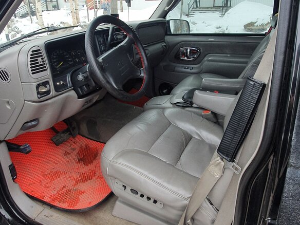 1997 Chevrolet Tahoe I, чёрный, 1300000 рублей - вид 11
