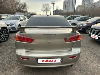 2007 Mitsubishi Lancer X, бежевый, 700000 рублей, вид 3