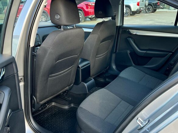 2013 Skoda Octavia III (A7), бежевый, 888888 рублей - вид 14