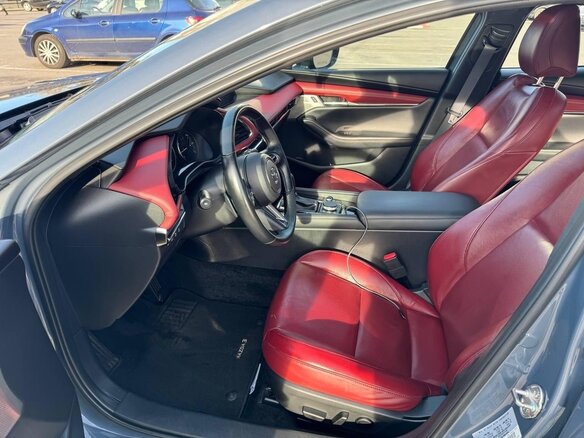 2021 Mazda 3 IV (BP), серый, 2500000 рублей - вид 16