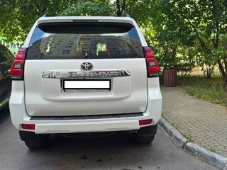 2018 Toyota Land Cruiser Prado 150 Series Рестайлинг 2, белый, 6200000 рублей, вид 4