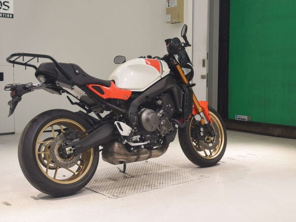 2025 Yamaha XSR900, белый, 1200000 рублей - вид 4