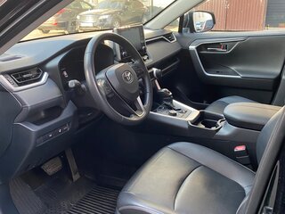 2021 Toyota RAV4 V (XA50), чёрный, 4500000 рублей, вид 4