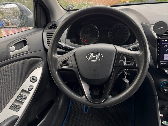 2012 Hyundai Solaris I, синий, 680000 рублей - вид 12