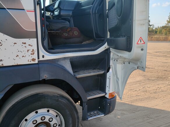 1996 Volvo FH, белый, 3000000 рублей - вид 7