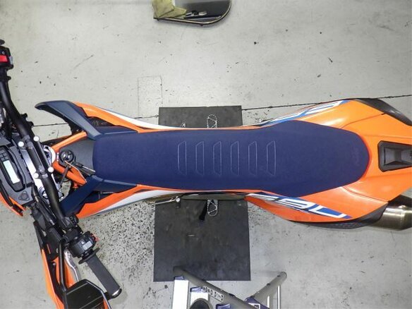 2023 KTM 690 SMC R, оранжевый, 1200000 рублей - вид 11