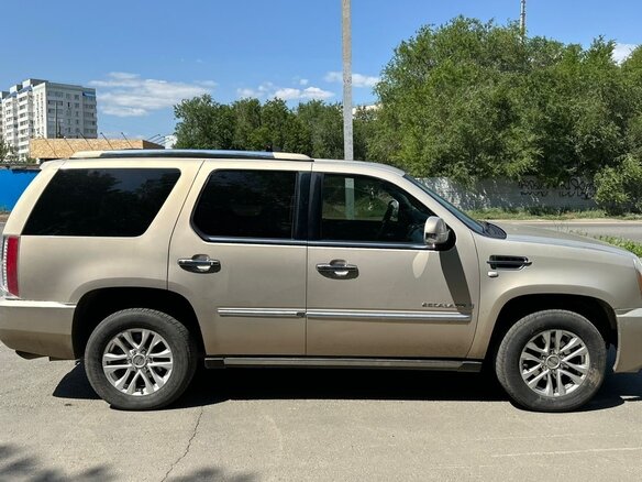 2008 Cadillac Escalade III, серый, 1400000 рублей - вид 7