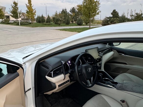 2021 Toyota Camry VIII (XV70) Рестайлинг, белый, 3700000 рублей - вид 6