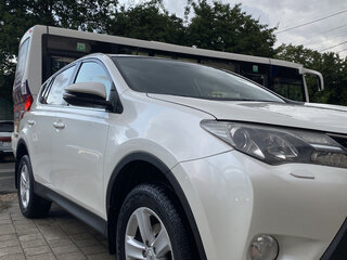 2013 Toyota RAV4 IV (XA40), белый, 1900000 рублей, вид 3