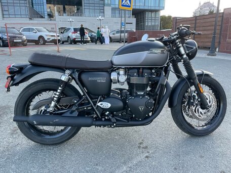 2021 Triumph Bonneville, чёрный, 1350000 рублей, вид 2