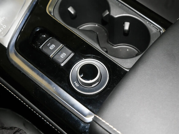 2024 Isuzu D-Max III, чёрный, 4480000 рублей - вид 13