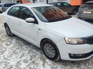 2019 Skoda Rapid I Рестайлинг, белый, 940000 рублей, вид 2