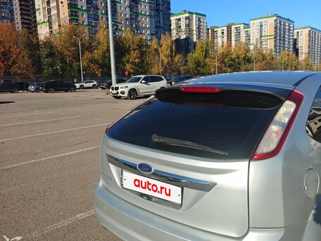 2009 Ford Focus II Рестайлинг, серебристый, 550000 рублей, вид 5