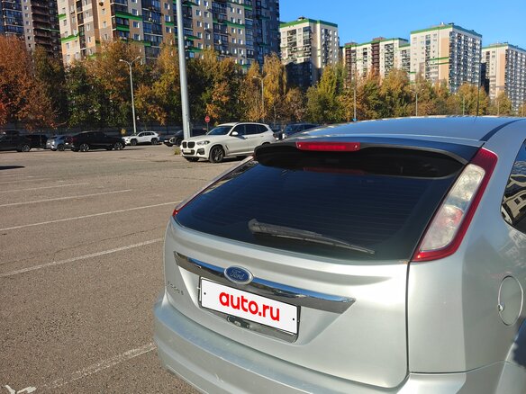 2009 Ford Focus II Рестайлинг, серебристый, 550000 рублей - вид 4