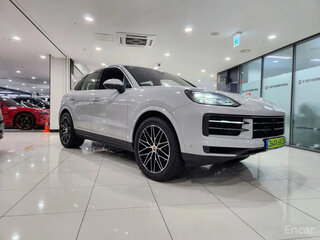 2025 Porsche Cayenne III Рестайлинг, серебристый, 15912000 рублей, вид 2
