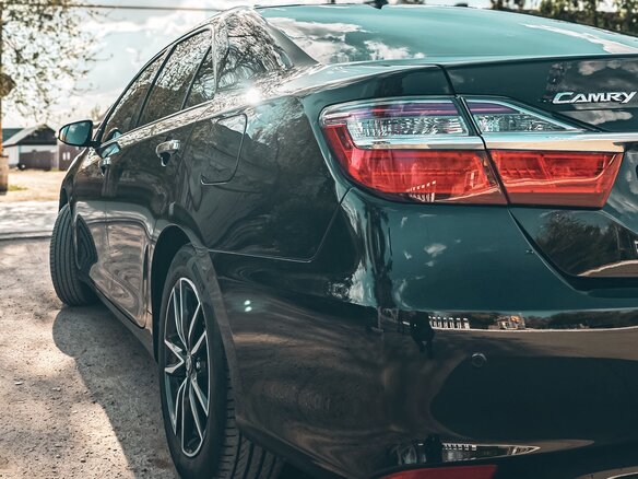 2017 Toyota Camry VII (XV50) Рестайлинг 2, чёрный, 2400000 рублей - вид 2