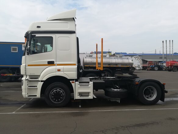 2022 КамАЗ 5490, белый - вид 2